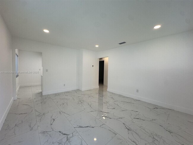 Foto del edificio - 1431 N 14th Way