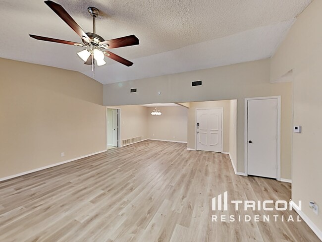 Building Photo - 2813 Whitehurst Dr