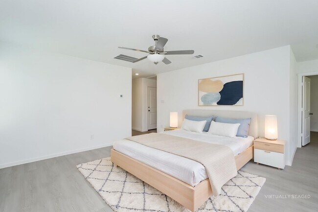 Foto del edificio - 2736 River Knl Ln