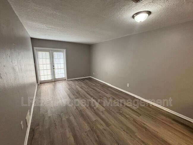 Building Photo - 1605 Terrace Dr