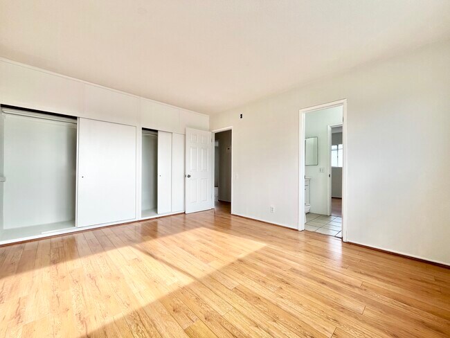 Foto del edificio - 1142 N Orange Grove Ave