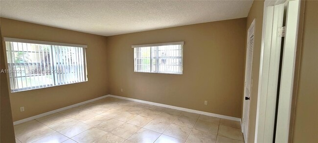 Foto del edificio - 9004 SW 137th St