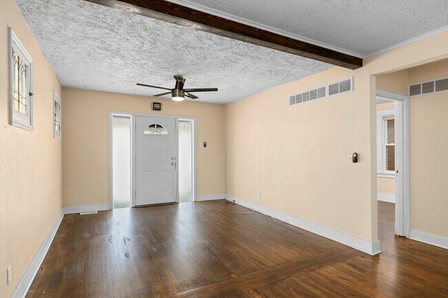 Building Photo - 2153 Sulphur Ave