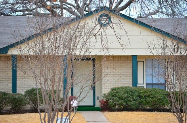 Building Photo - 3309 Willowglen Dr