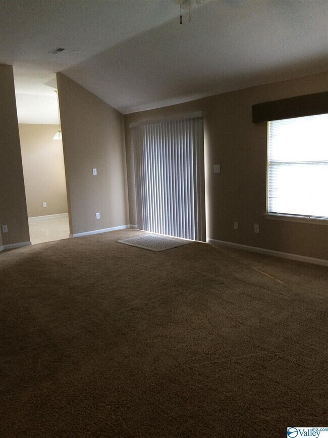 Building Photo - 115 Garden Brook Dr