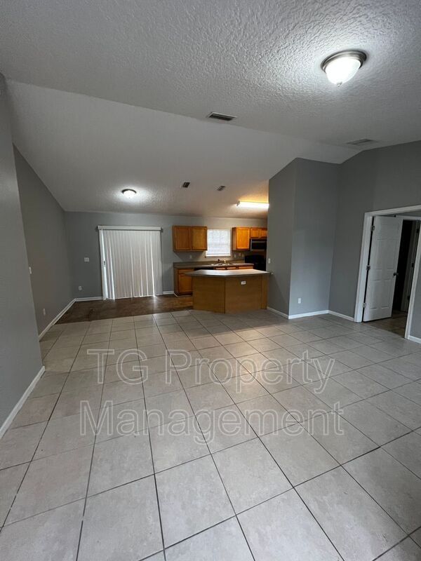 Foto del edificio - 7651 Bob O Link Rd