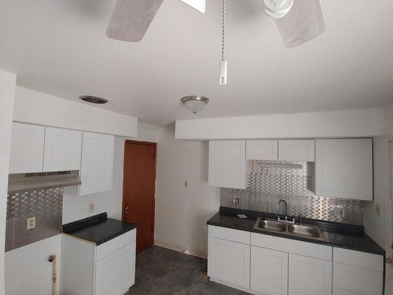 Building Photo - 2349 Linden Ave