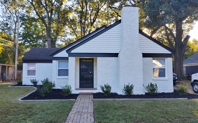 Building Photo - 1336 Oak Ridge Dr