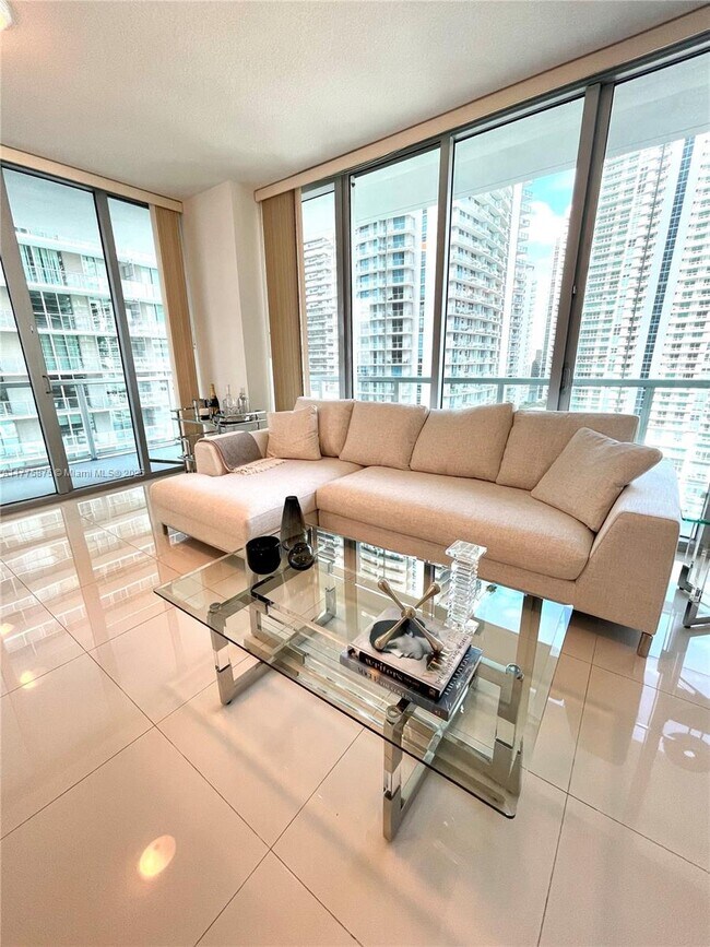 Foto del edificio - 79 SW 12th St