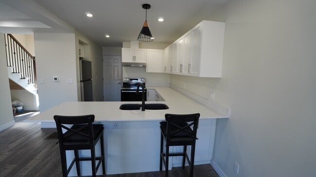 Building Photo - Gorgeous 1 Bedroom House with Loft