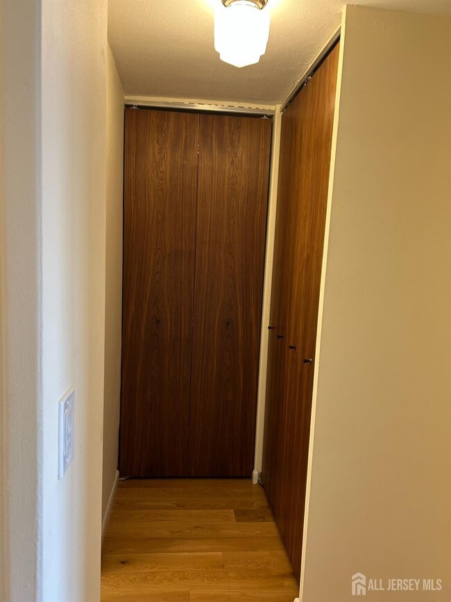 Building Photo - 123 S Adelaide Ave