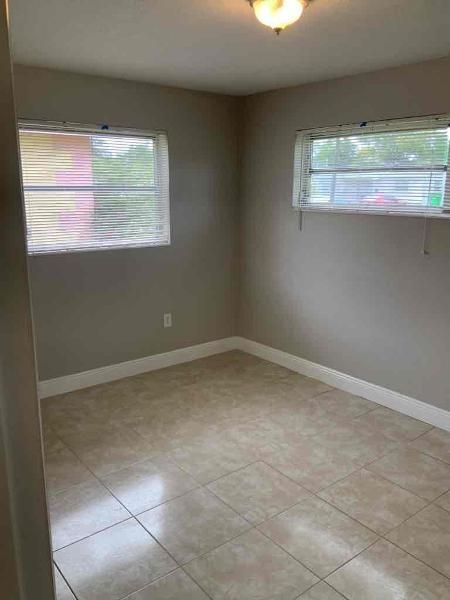 Foto del edificio - 6561 NW 26th St