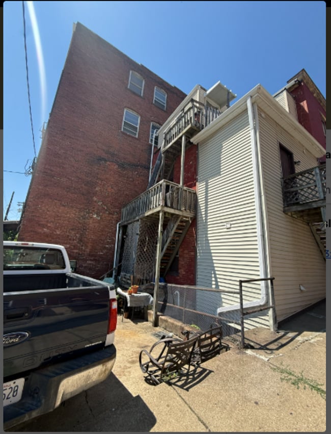 Building Photo - 446 McKean Ave