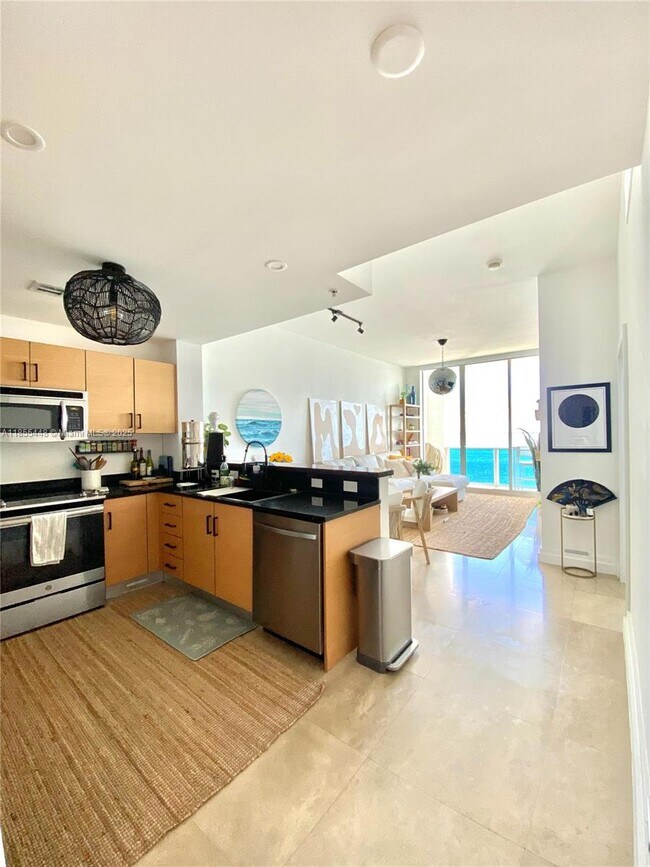 Foto del edificio - 725 NE 22nd St