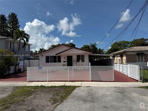 Building Photo - 3144 SW 23rd St