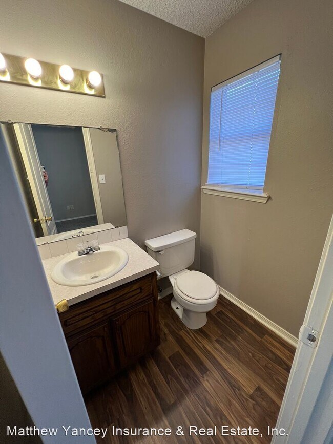 Building Photo - 3 br, 1.5 bath House - 1710 N 28th St