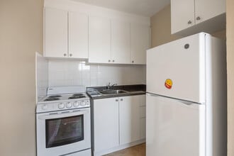 Building Photo - 2890 St Clair Ave E