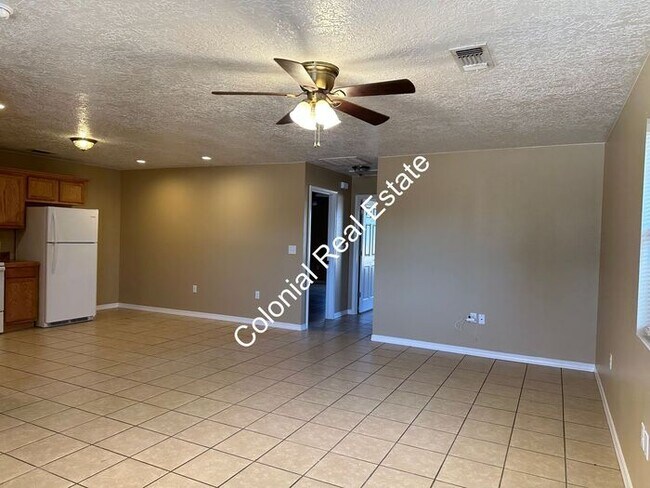 Building Photo - Modern and spacious 2 bedroom 2 bathroom a...