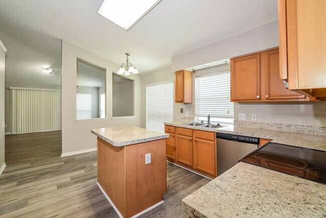 Foto del edificio - 1674 Canoe Creek Rd