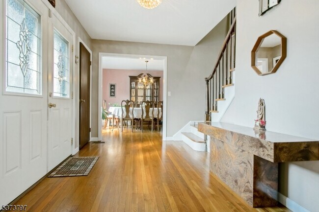 Building Photo - 619 Osio Ln