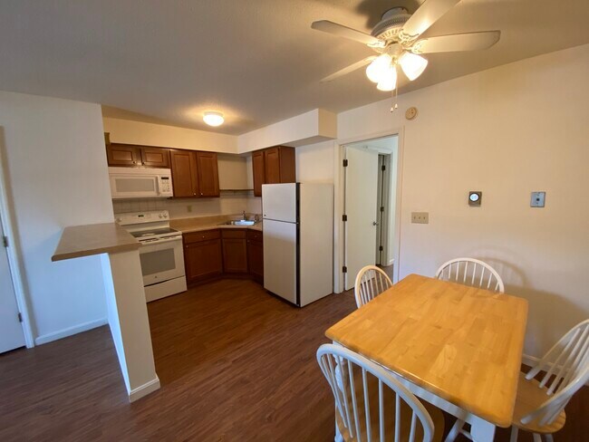 Building Photo - 307 Birch Street, Unit N/A