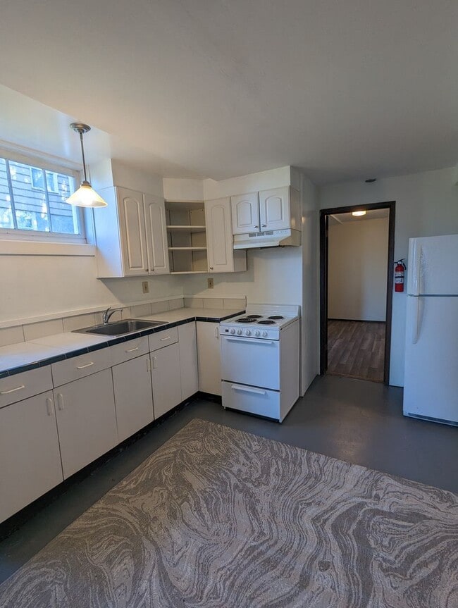Foto del edificio - 3 Bed, 1 Bath Near Fairhaven