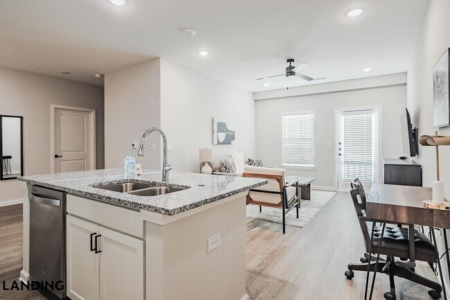 Foto del edificio - 1650 Harris Hill Rd