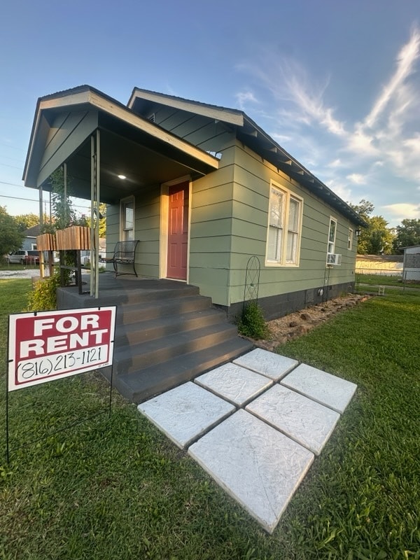 Front of the house - 2406 E 4th St