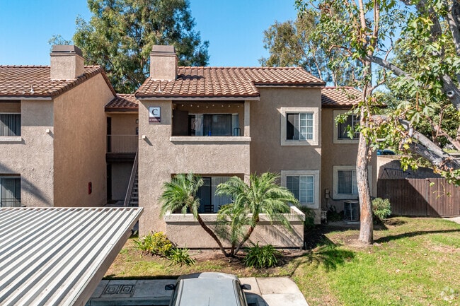 619 E Riverside Dr - Burton Place