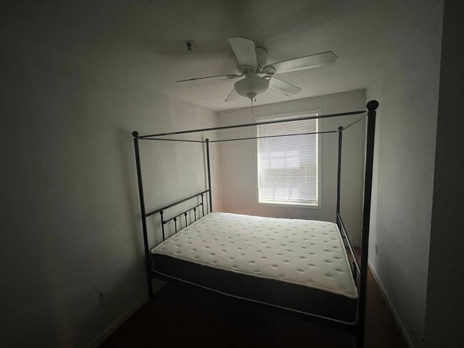 Photo - 1405 Broadway St Apartments