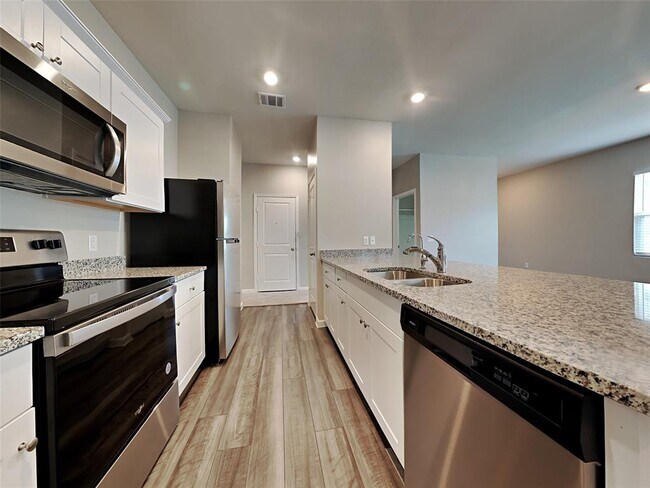 Building Photo - 1016 Wild Enclave Ln