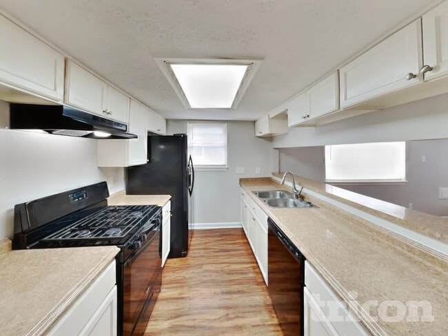 Building Photo - 623 Walston Ln