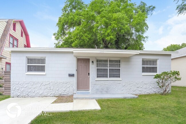 Building Photo - 2243 Trelaine Dr