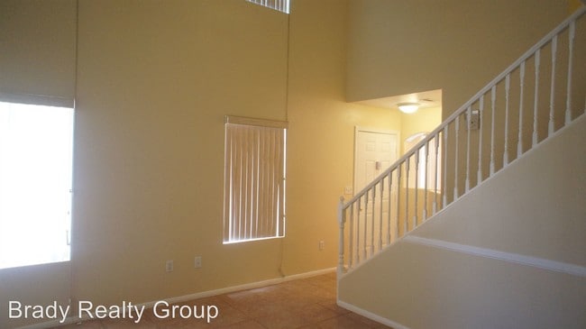 Building Photo - 2 br, 2.5 bath House - 903 Twinkling Sky