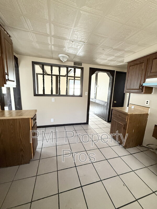 Foto del edificio - 6537 N 58th St