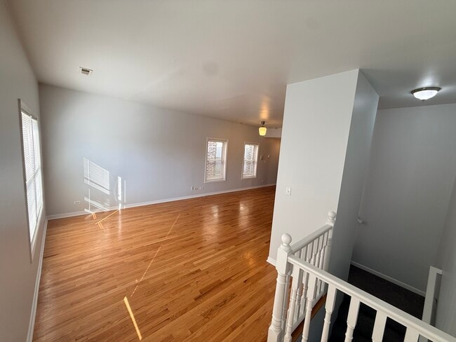 Building Photo - 6823 S Dorchester Ave