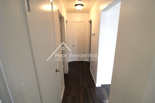 Building Photo - 3 br, 1 bath House - 6837 Bismarck Drive