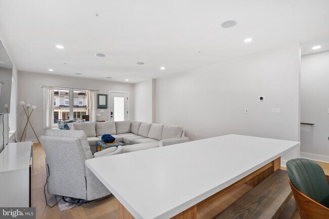 Foto del edificio - 615 Irving St NW