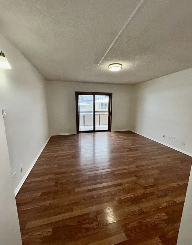 Building Photo - 6441 Pershing Rd