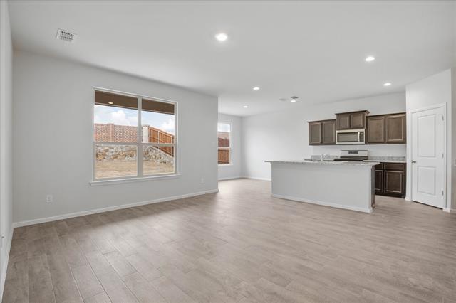 Foto del edificio - 2220 Barnwell Dr