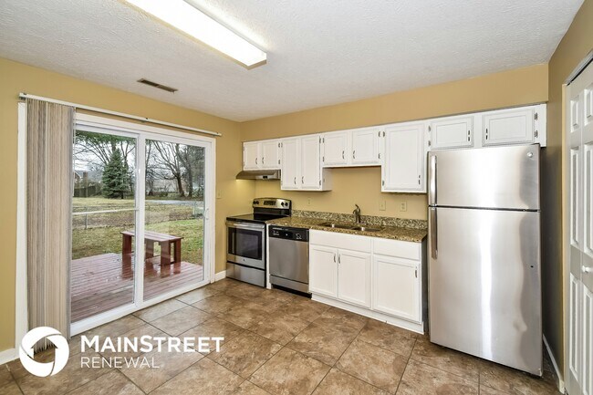 Foto del edificio - 2808 Six Mile Ln