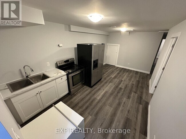 Photo du bâtiment - 99 Oaktree Dr