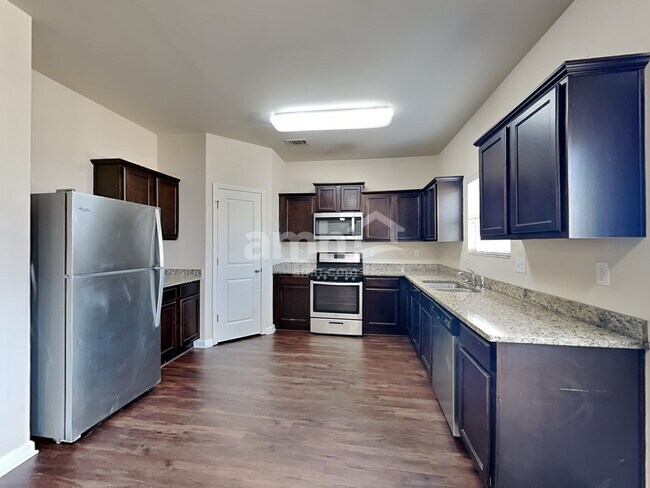 Foto del edificio - 4104 Dale Dr SE