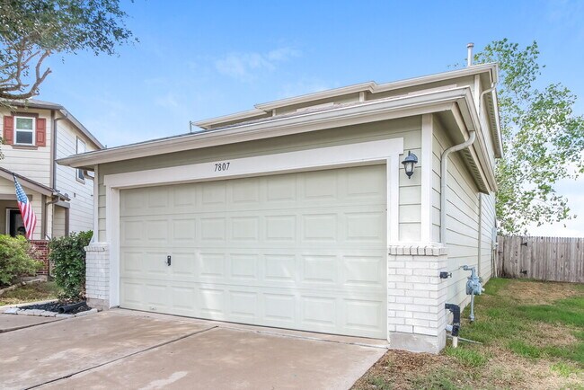 Foto del edificio - 7807 Pasture Spring Ln