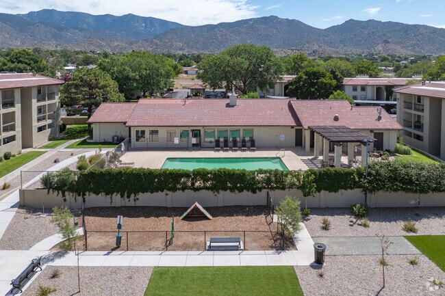 Building Photo - The Reserve