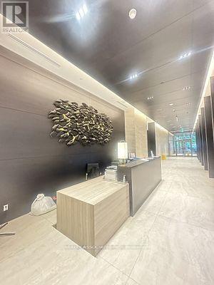 Building Photo - 2221 Yonge St