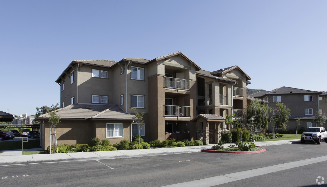 Foto del edificio - Copper Creek Apartment Homes