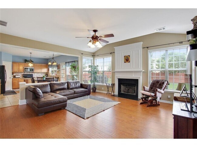 Foto del edificio - 8210 Norwich Pl