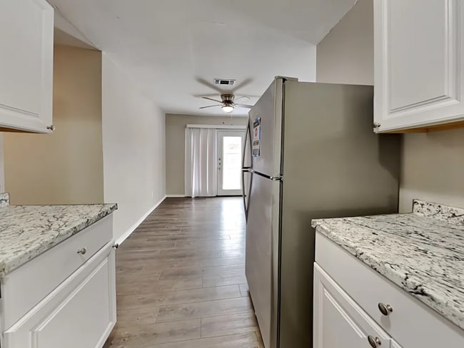 Building Photo - 422 Casie Ct