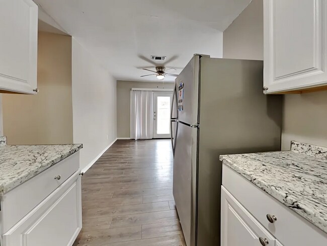 Foto del edificio - 422 Casie Ct